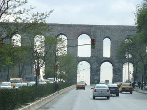 イスタンブールのヴァレンス水道橋